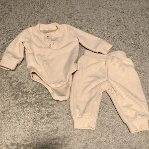 SHEIN Beige Baby Onesie and Pants Set